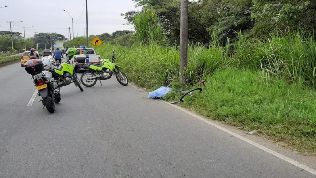 Ciclista muere tras ser arrollado en la vía Cali - Jamundí