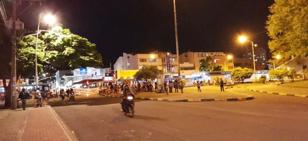 Vandalizan un CAI y buses del MIO en protesta contra la Policía