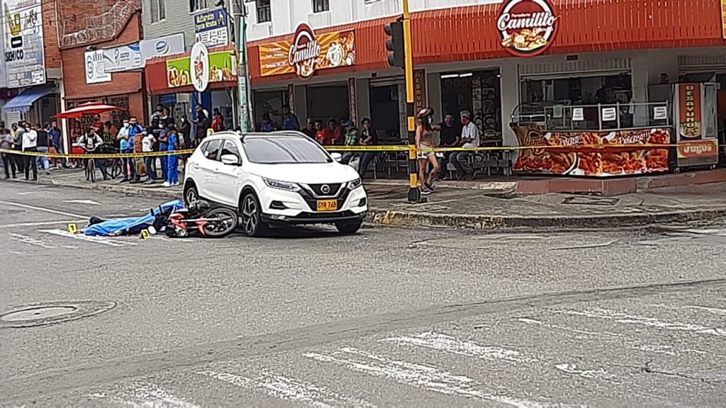 Motorizada perdió la vida tras ser atropellada por un furgón en San Nicolás