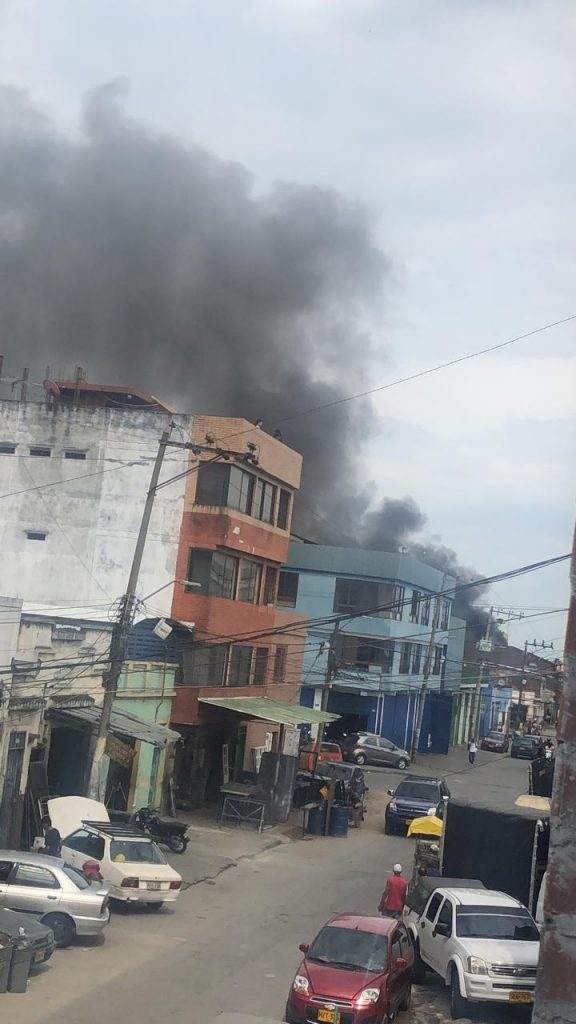 Chatarrería se incendió en el barrio Sucre