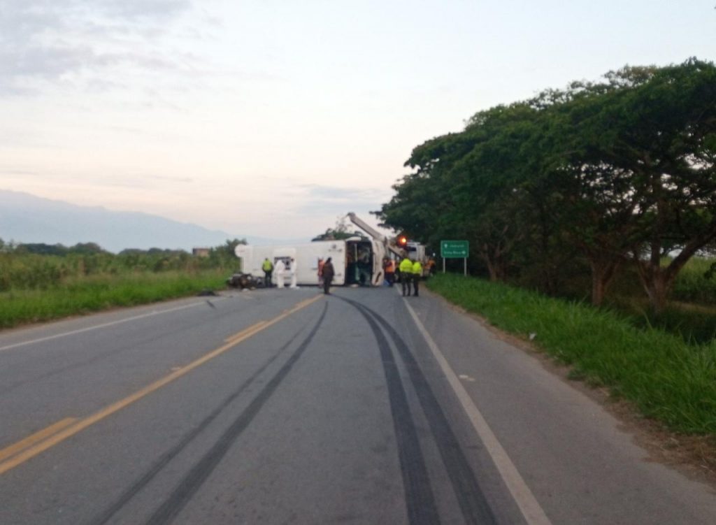¡Fotos y video! Tres muertos en terrible accidente entre Jamundí y Villa Rica