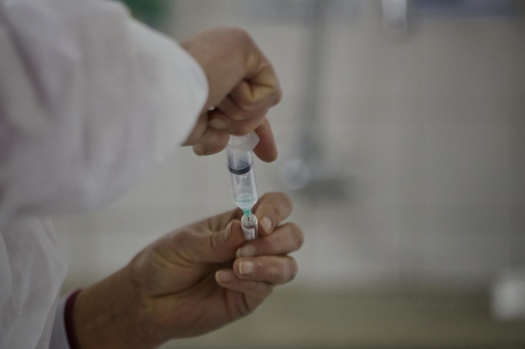 EPS e IPS en Cali ya tienen los nombres de los primeros vacunados