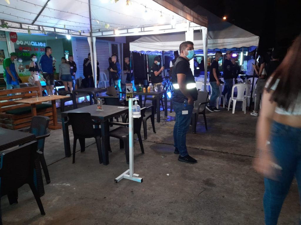 Desactivan fiesta de un 'influencer' con 100 personas en El Caney