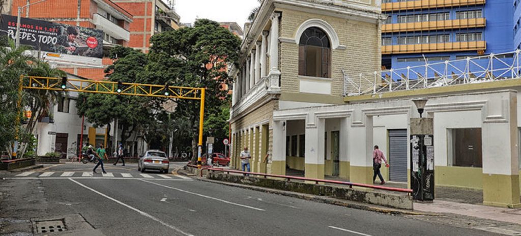 Comercio de la Avenida Sexta no cerrará por obras