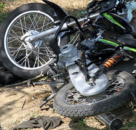 Dos menores perdieron la vida tras chocar contra un portón en la vía a La Reforma