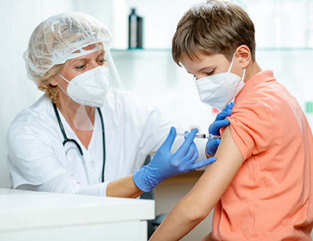 Invima autoriza uso de vacuna Pfizer en mayores de 12 años