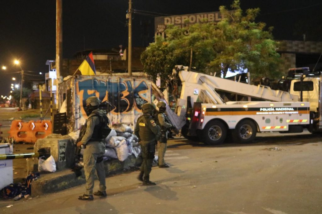 Levantan bloqueo y desmontarán monumento en Puerto Rellena