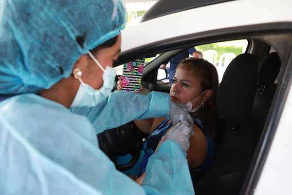 Extienden jornada de vacunación para taxistas hasta el 1 de julio