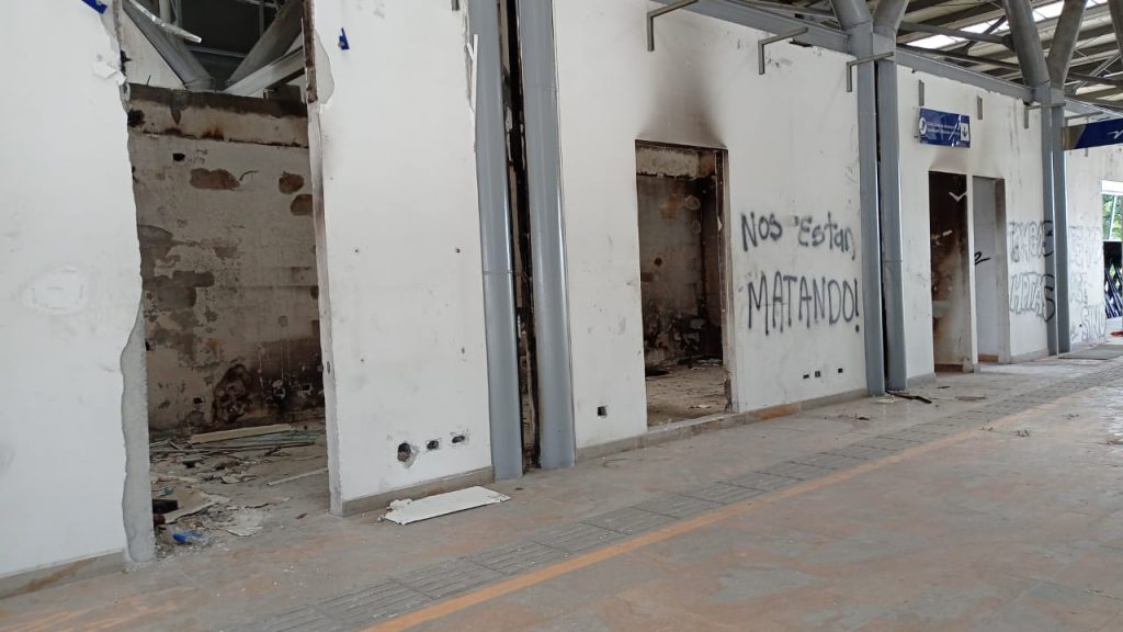 Así se encuentra la estación Paso del Comercio del MIO