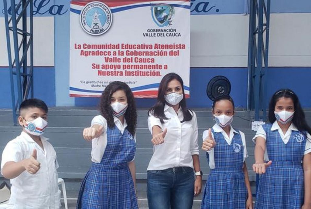 Escuelas públicas retornaron a clases presenciales en el Valle
