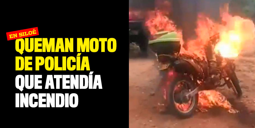 Queman moto de Policía que atendía incendio en Siloé
