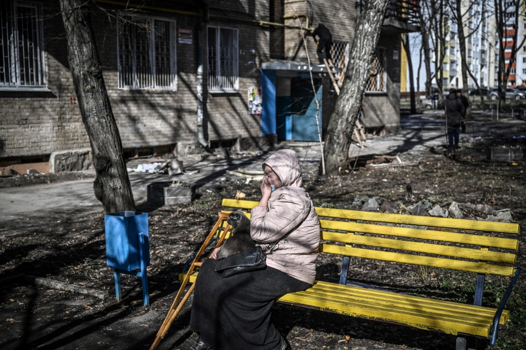 100.000 ucranianos huyen de sus hogares y miles cruzan la frontera: ONU