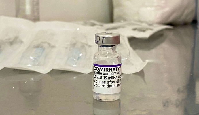 La vacuna de Pfizer ahora tiene nuevo nombre Comirnaty