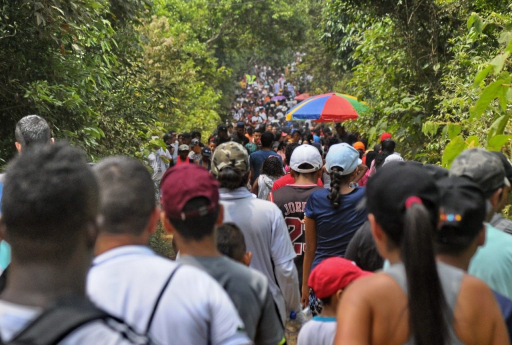 Miles de caleños subieron al Cerro de las Tres Cruces este Viernes Santo