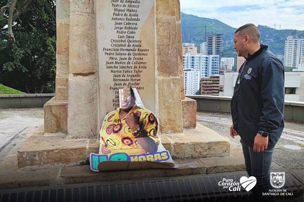 Desmontan polémica foto de Francia Márquez del pedestal de Belalcázar
