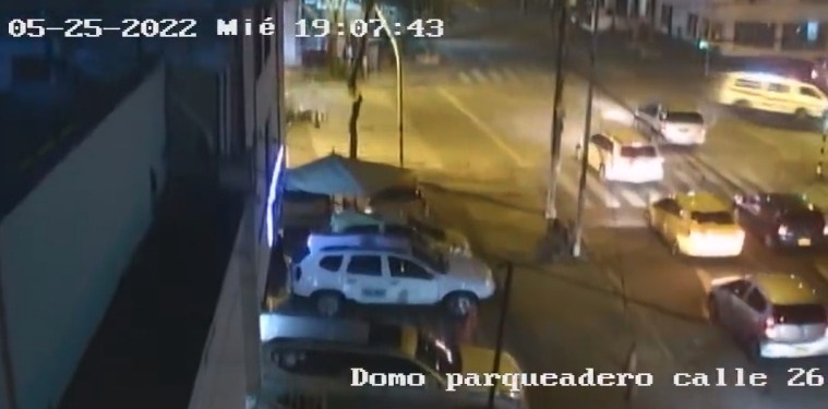 Video: Así fue el accidente de la ambulancia en la Av. Vásquez Cobo