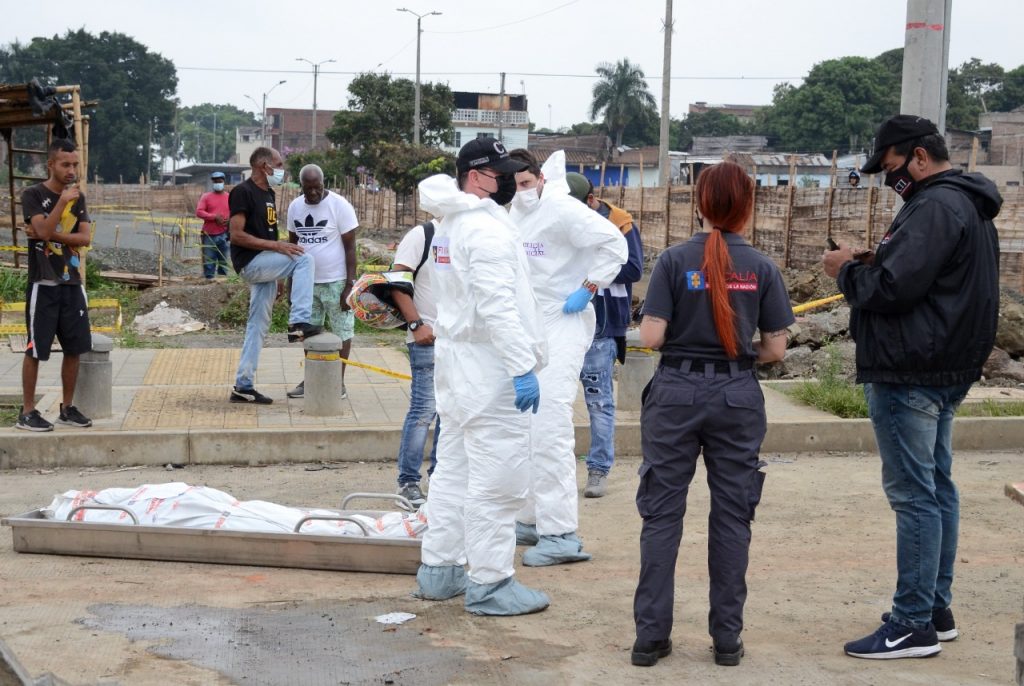 Hallan el cadáver de una mujer en una alcantarilla del centro de Cali