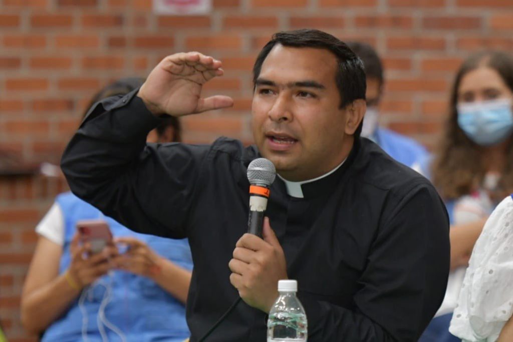Padre Dagoberto Cárdenas rompió el silencio tras acusaciones de abuso