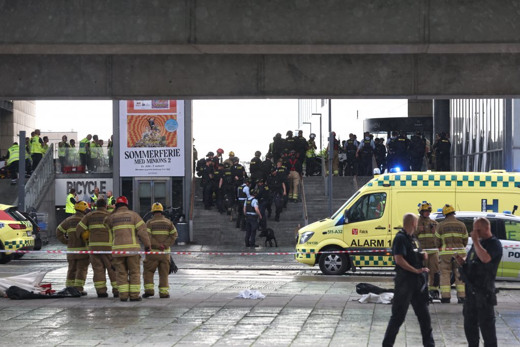 Varios muertos tras tiroteo en un centro comercial de Copenhague