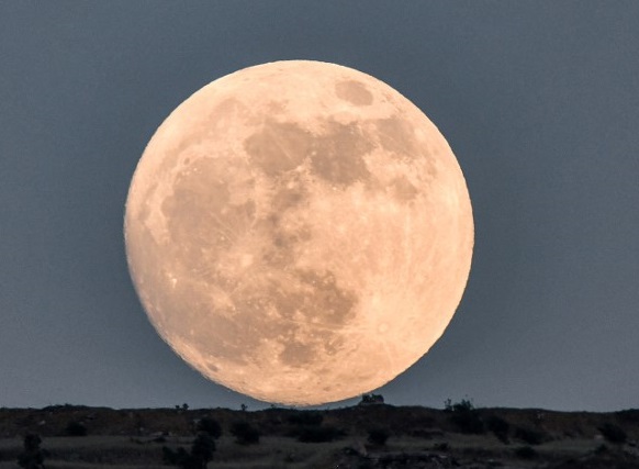 Este miércoles se verá la 'superluna' más grande del año