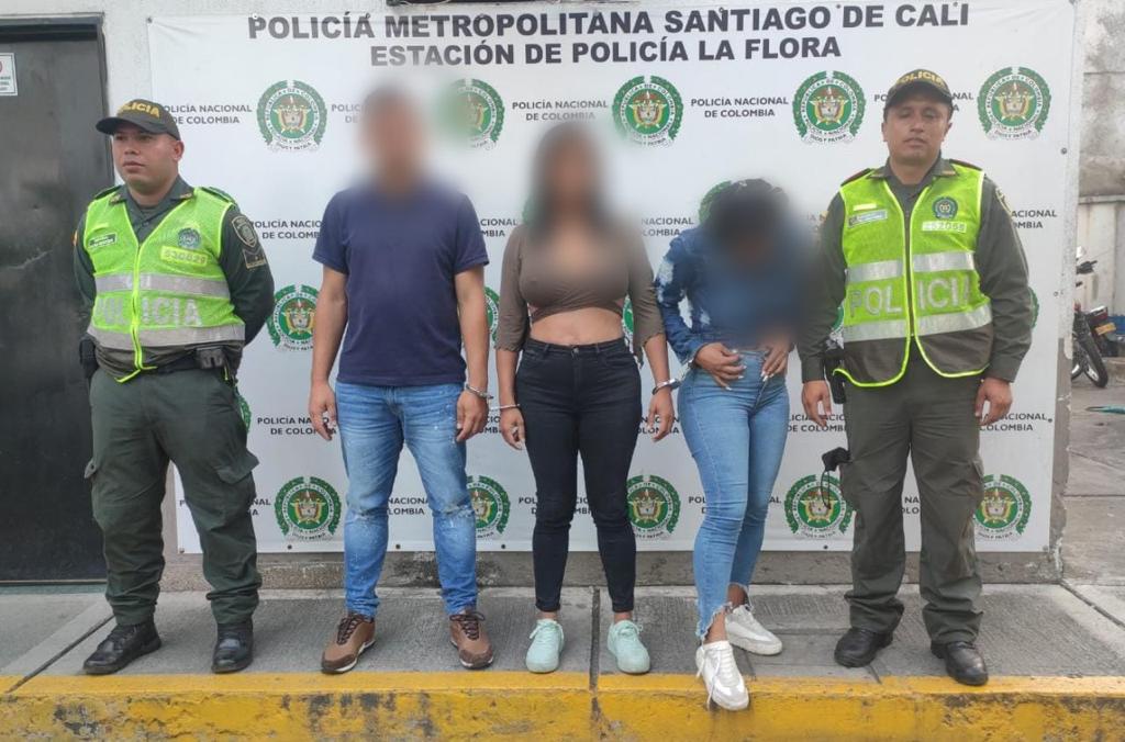 Tres capturados por robar ropa de un almacén en La Flora