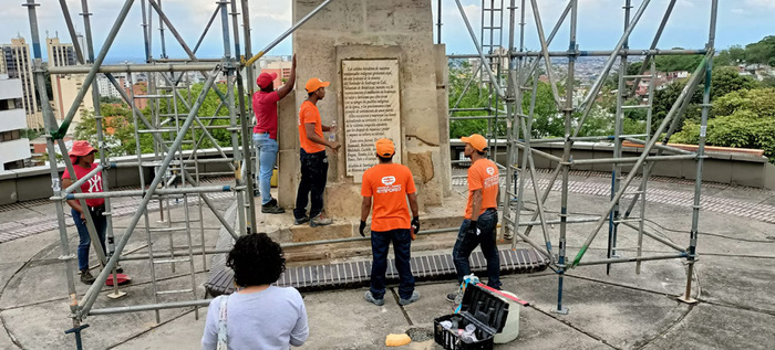 Instalan nueva placa del monumento de Sebastián de Belalcázar