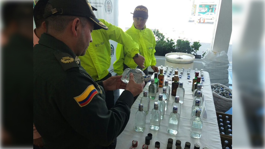 Ofrecen recompensa por quienes alteran licor mortal en Soacha
